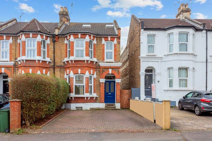 2 Bedroom Flat To Rent In Queens Road, Leytonstone E11