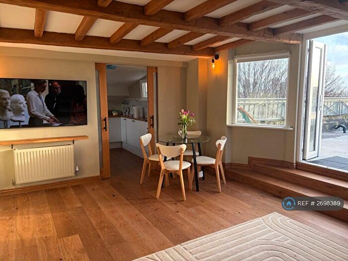1 Bedroom Penthouse To Rent In Danbury Street, London, N1