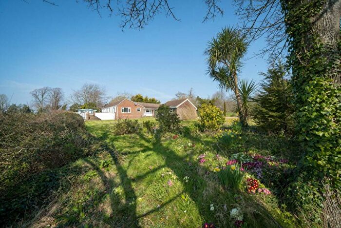 3 Bedroom Semi-Detached Bungalow To Rent In Whippingham, PO32