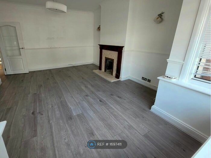 3 Bedroom End Of Terrace House To Rent In Alderton Road, Addiscombe, Croydon, CR0