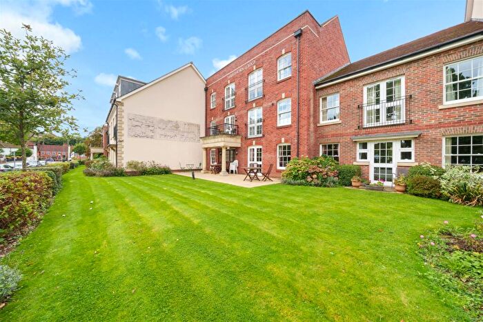 1 Bedroom Retirement Property For Sale In Hawthorn Lodge, Farnham, Surrey, GU9