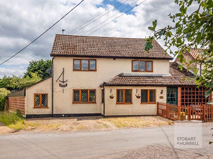 5 Bedroom Link Detached House For Sale In Anchor House, Anchor Road, Spa Common, North Walsham, Norfolk, NR28