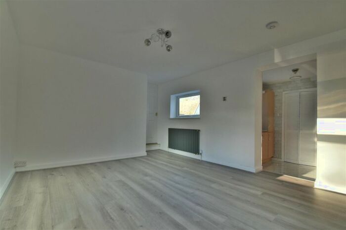 3 Bedroom Maisonette To Rent In The Green, West Drayton, UB7