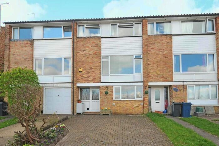 3 Bedroom Town House To Rent In Fair Leas, Chesham, HP5