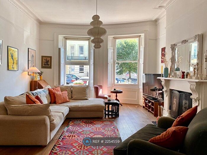 2 Bedroom Flat To Rent In Brunswick Place, Hove, BN3