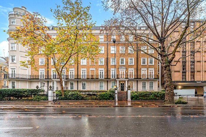2 Bedroom Flat To Rent In Holland Park Avenue, London, W11