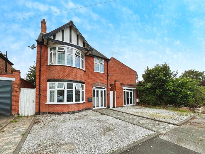 4 Bedroom Detached House For Sale In Dumbleton Avenue, Leicester, Leicestershire, LE3