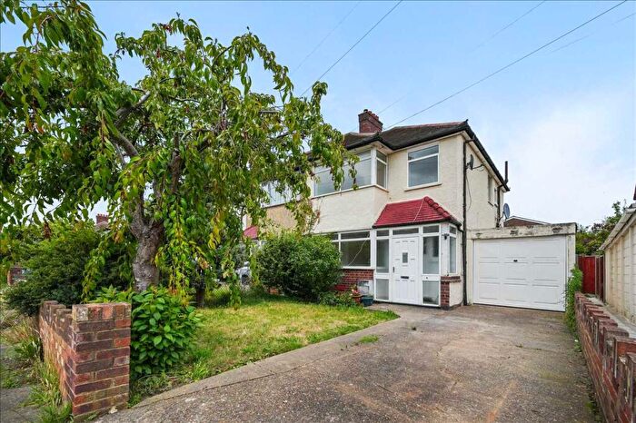 3 Bedroom Semi Detached House To Rent In Barnsbury Close, New Malden, KT3