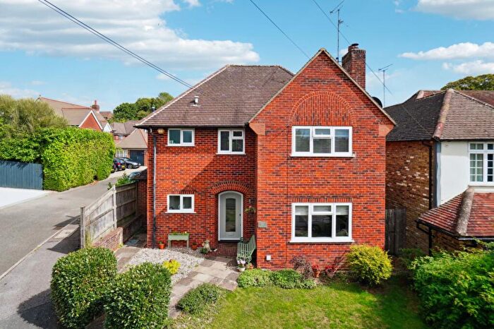 3 Bedroom Detached House For Sale In Joiners Lane, Chalfont St. Peter, Gerrards Cross, Buckinghamshire, SL9