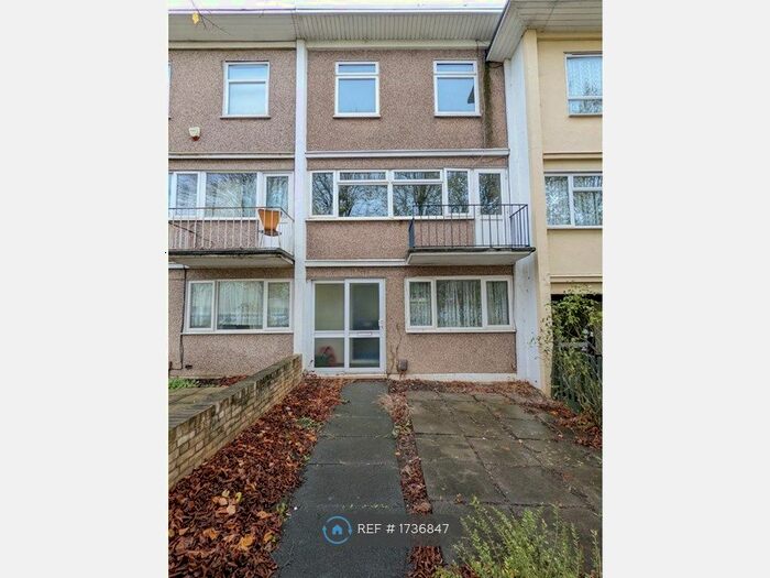 4 Bedroom Terraced House To Rent In Long Riding, Basildon, SS14