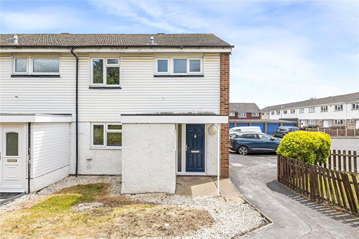3 Bedroom End Terrace House For Sale In Aspen Close, Swanley, Kent, BR8