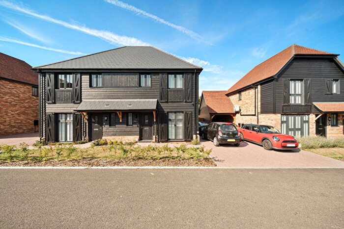 3 Bedroom Semi-Detached House To Rent In Horsemans Green Road, Rainham, Gillingham, Kent, ME8