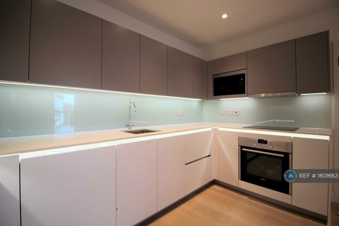 2 Bedroom Flat To Rent In Collins Building, London, NW2