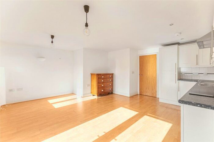 1 Bedroom Apartment To Rent In Beatty Road, London, N16