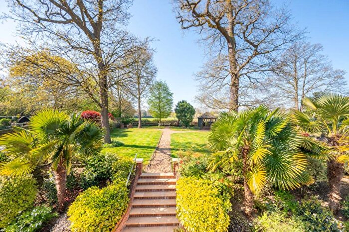 5 Bedroom Detached House To Rent In Pelling Hill, Old Windsor, Windsor, SL4