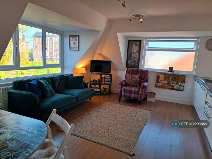 2 Bedroom Flat To Rent In Ravenscroft Avenue, London, NW11