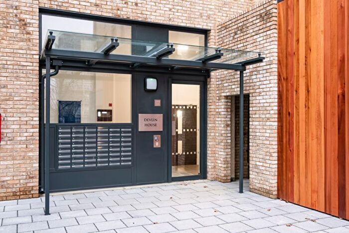 2 Bedroom Flat To Rent In Devlin House, Acton Gardens, W3