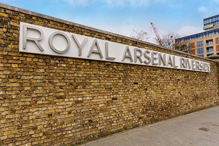 3 Bedroom Flat To Rent In Naval House, Woolwich Riverside, London, SE18