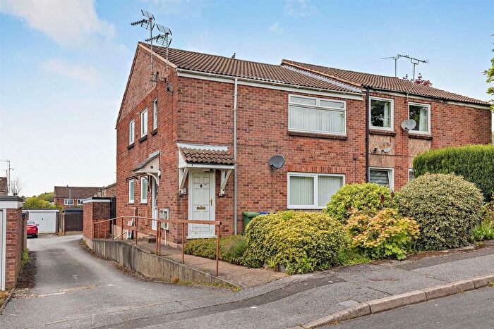 2 Bedroom Flat For Sale In Larkhall Place, Mansfield, NG19