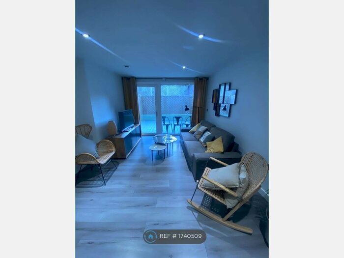 2 Bedroom Flat To Rent In Wendon Street, London, E3