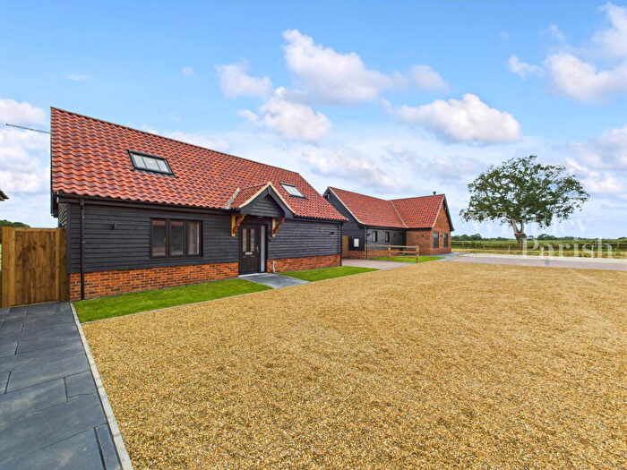 3 Bedroom Detached House For Sale In Mill Road, Winfarthing, IP22