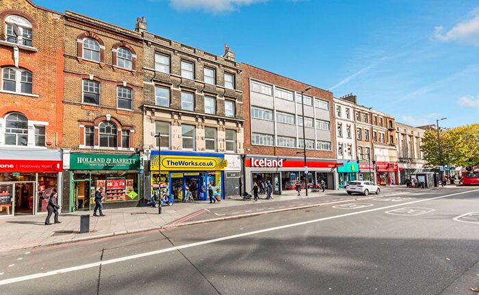 2 Bedroom Flat To Rent In Holloway Road, London, N7