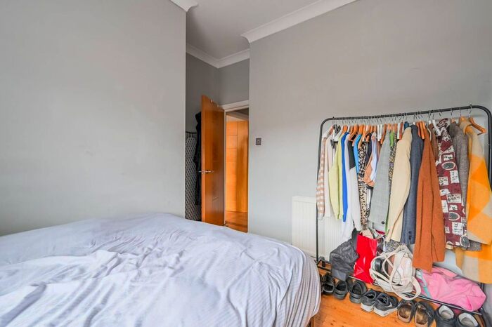 1 Bedroom Flat For Sale In Southwold Road, Clapton, London, E5