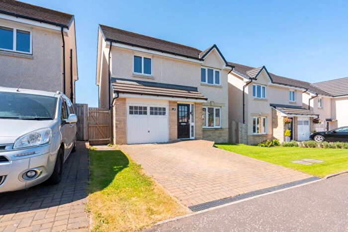 3 Bedroom Detached House For Sale In Mossend View, West Calder, West Lothian, EH55