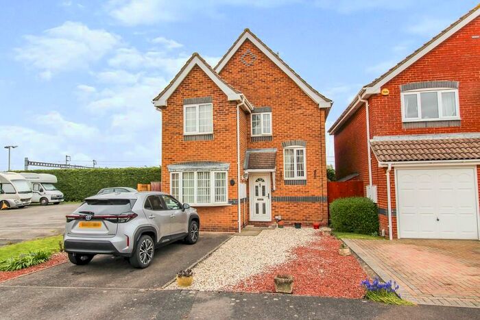 3 Bedroom Detached House To Rent In Copse Avenue, Swindon, SN1