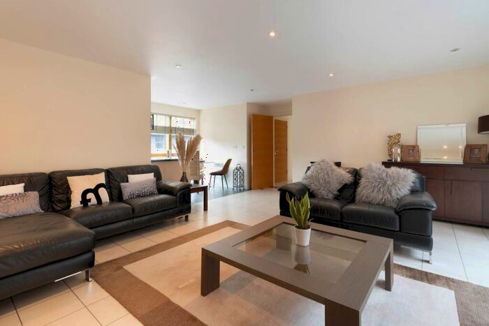 2 Bedroom Apartment To Rent In Canal Wharf, Waterfront Walk, B1