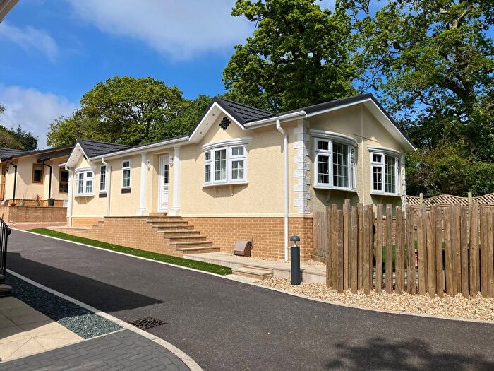 2 Bedroom Mobile/park Home For Sale In Twinbrook Park, Goldenbank, Falmouth, TR11