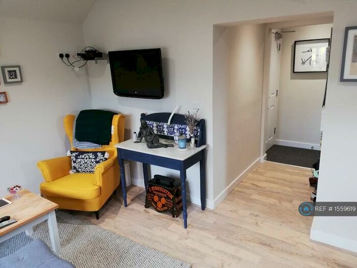 1 Bedroom Flat To Rent In Malford Road, Headington, Oxford, OX3