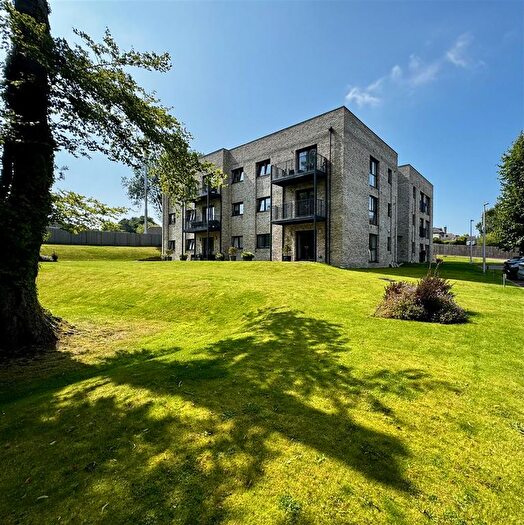 2 Bedroom Flat For Sale In Carlisle Road, Hamilton, ML3