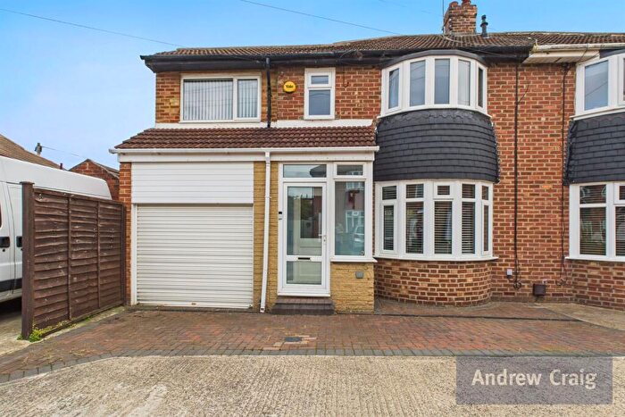 4 Bedroom Semi-Detached House For Sale In Dalegarth Grove, Sunderland, SR6