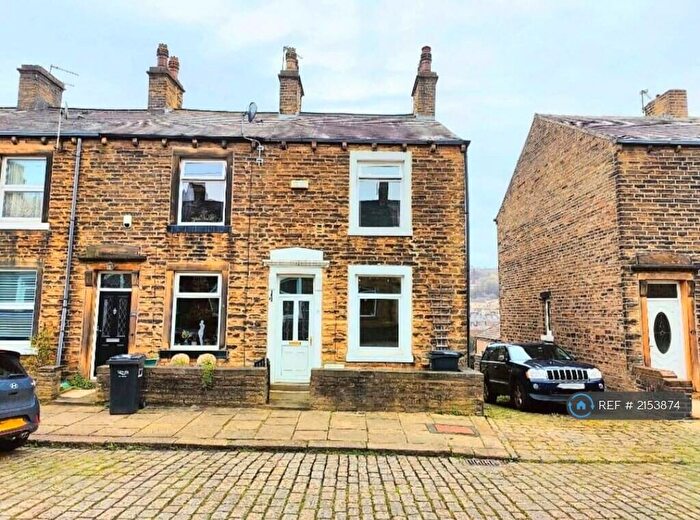 2 Bedroom End Of Terrace House To Rent In Kliffen Place, Halifax, HX3