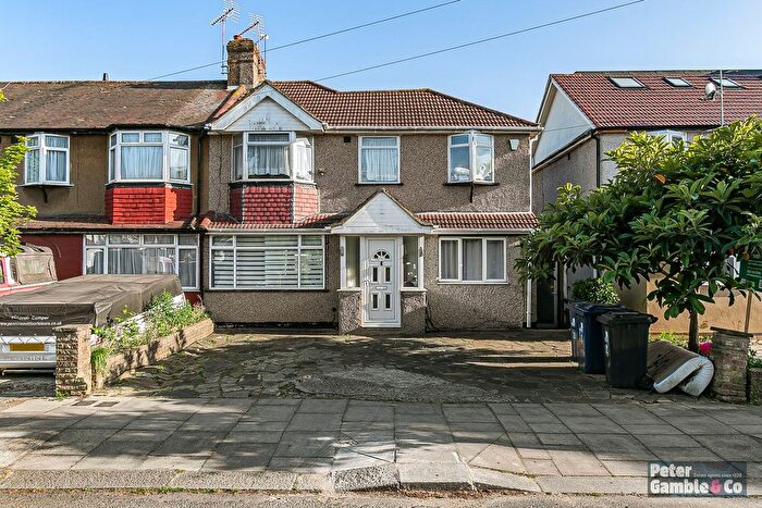 4 Bedroom Property For Sale In Jordan Road, Perivale, Greenford, UB6