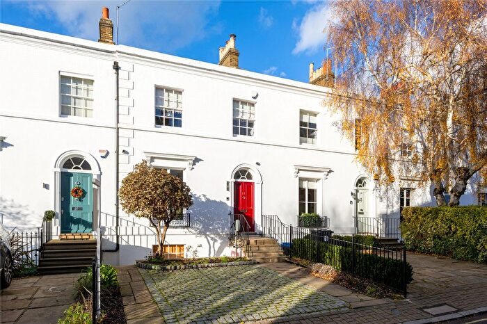 3 Bedroom Detached House For Sale In Old Palace Lane, Richmond, TW9