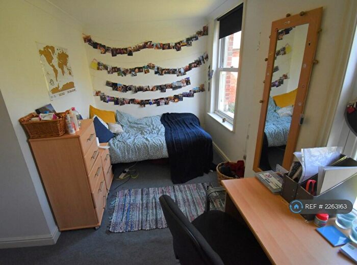 10 Bedroom End Of Terrace House To Rent In London Road, Reading, RG1