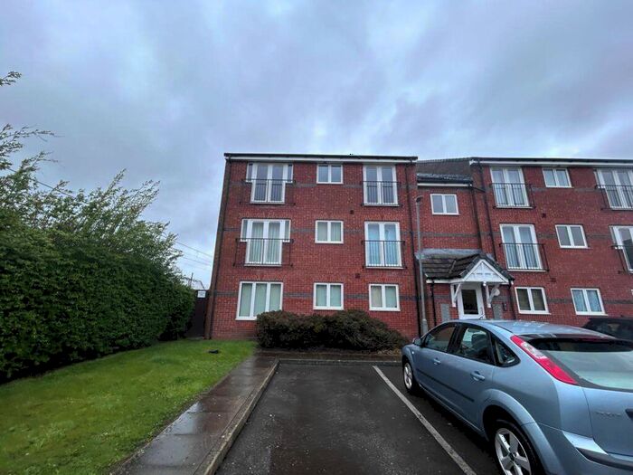 2 Bedroom Apartment To Rent In Oakwood Grove, Radcliffe, M26