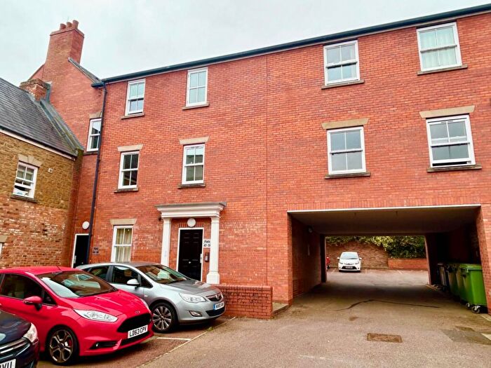 2 Bedroom Apartment To Rent In Warwick Road, Banbury, OX16