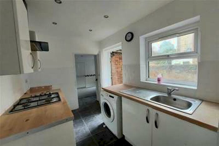 2 Bedroom Flat To Rent In Markhouse Road, Walthamstow E17