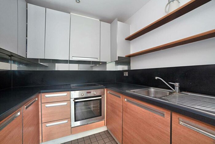 1 Bedroom Flat To Rent In Biscayne Avenue, Canary Wharf, London, E14