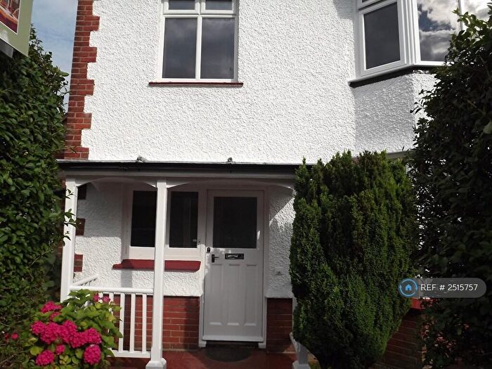2 Bedroom Flat To Rent In Waysmeet, Broadstairs, CT9