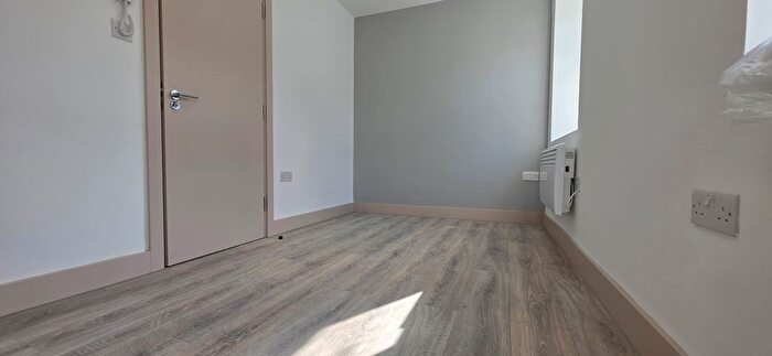 Studio To Rent In Upper Clapton Road, London, E5