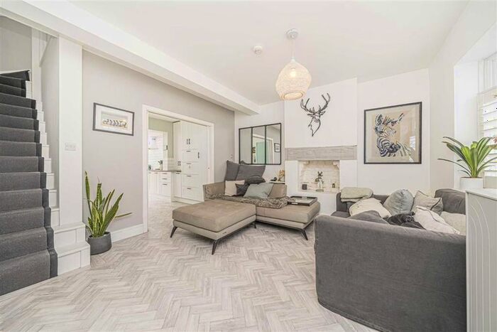 4 Bedroom Property To Rent In York Road, Teddington, TW11