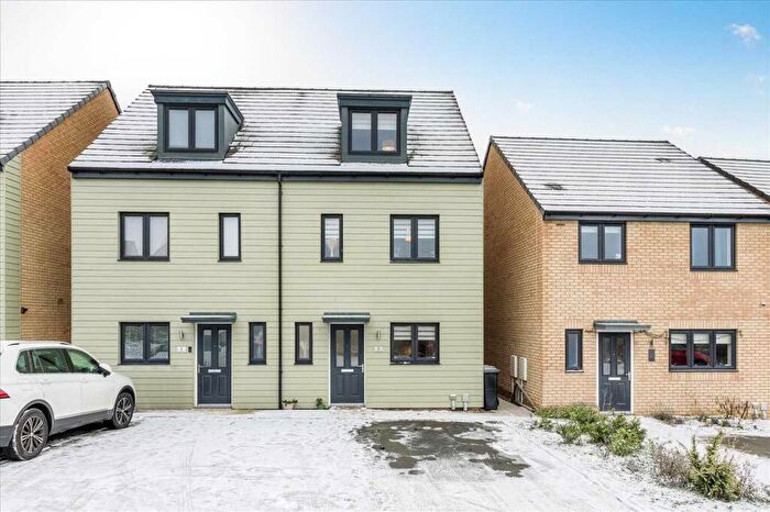 3 Bedroom Semi Detached House For Sale In Larimar Road, Wellingborough, NN8