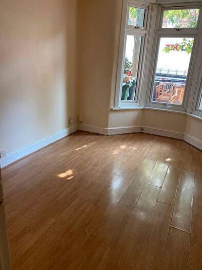 1 Bedroom Flat To Rent In High Road Leyton, E15