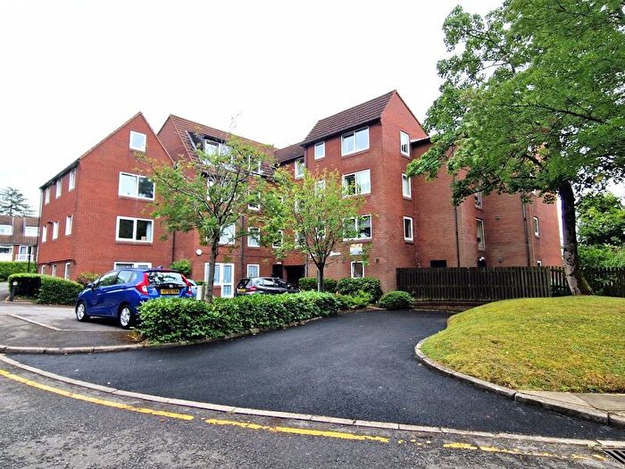 1 Bedroom Property For Sale In Oakdene Close, Hatch End, HA5