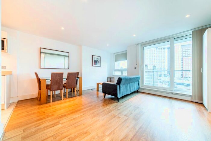 Studio To Rent In Kestrel House, St. George Wharf, Vauxhall, London, SW8