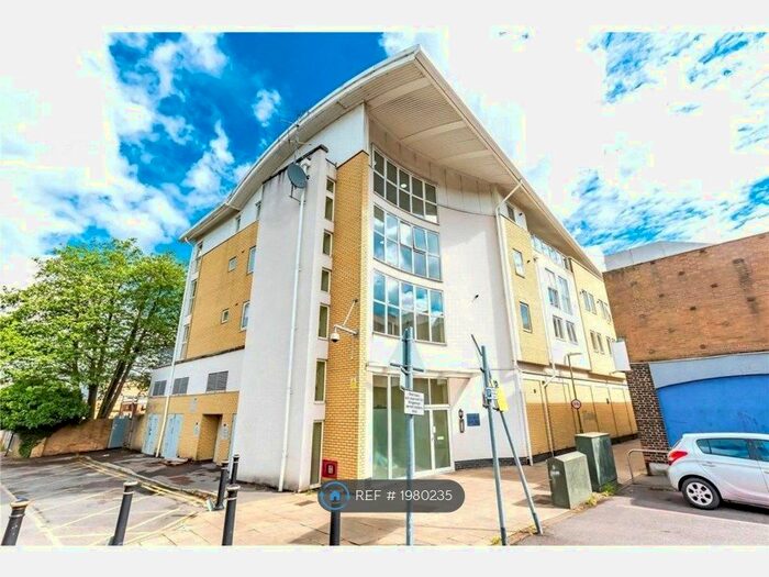 1 Bedroom Flat To Rent In Dukes Court, Farnborough, GU14